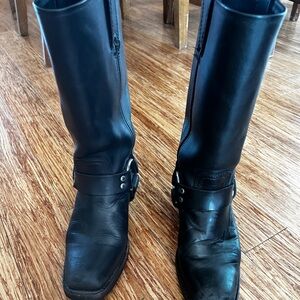 Women’s Super Cute Frye Boots